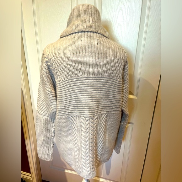 Banana Republic 100% Scottish Cashmere sweater, oversized size small - Picture 5 of 8